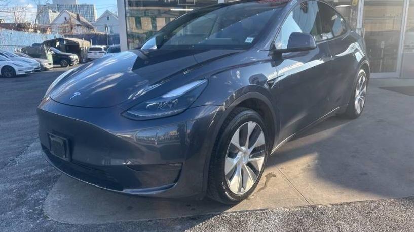 TESLA MODEL Y 2020 5YJYGDEE8LF012011 image